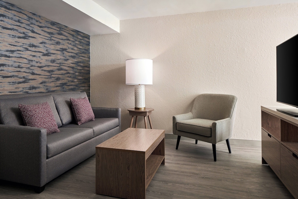Sheraton Richmond Airport Hotel - photo 14
