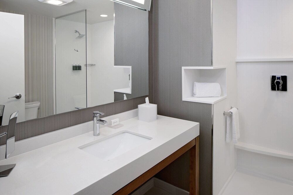 Courtyard by Marriott Dallas Downtown Reunion District - photo 15