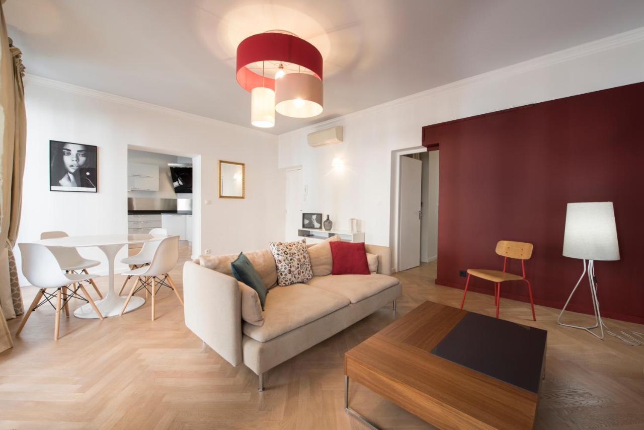 F3 Plein Centre Plage a 50 M Parking Possible in Saint-Raphael, France