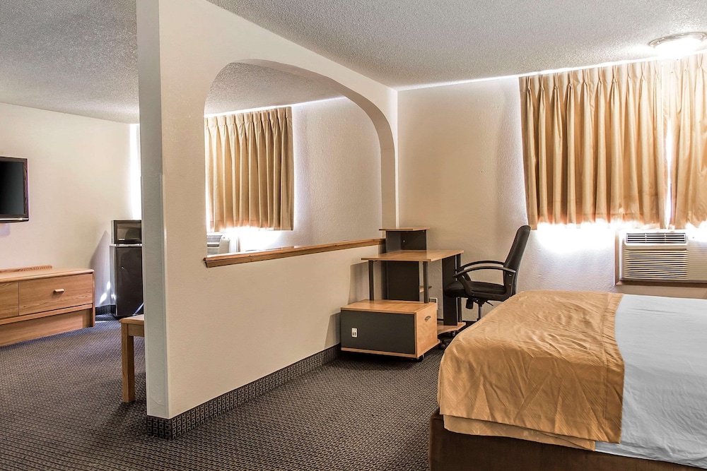 Brentwood Inn - photo 30