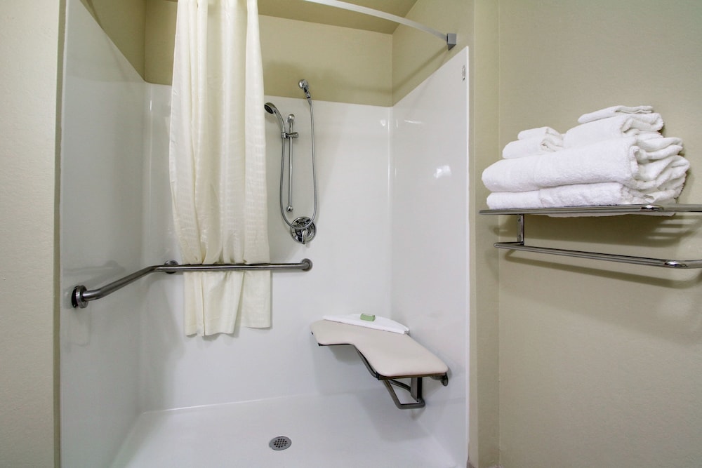 Cobblestone Inn & Suites Schuyler - photo 27