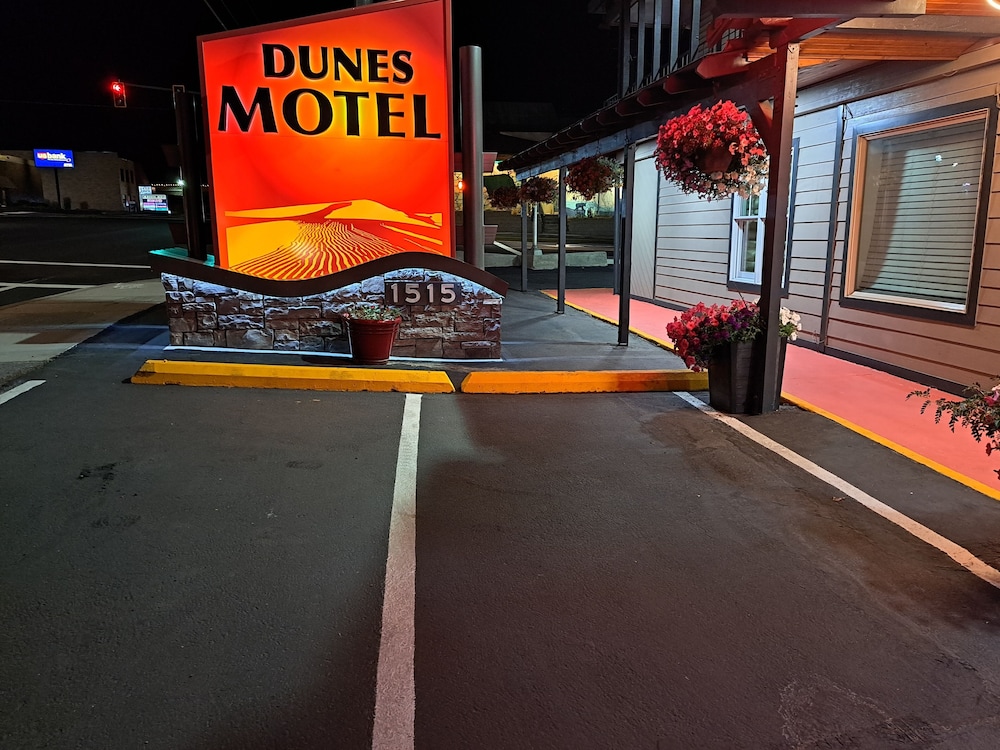 Dunes Motel - carbon neutral hotel in Bend