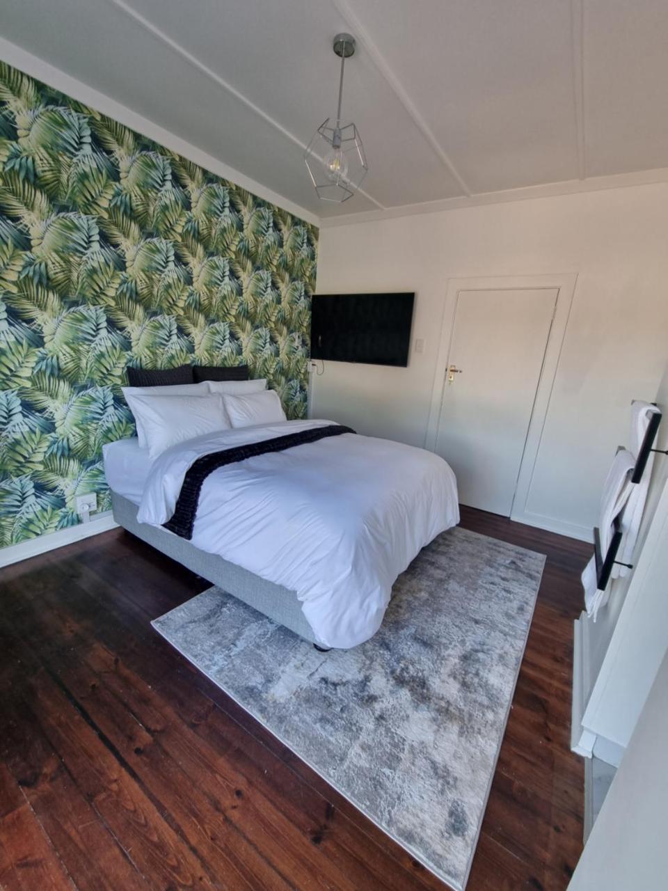 Troon Harmony Room 3 - last minute hotel in Durban