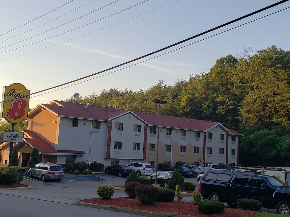 Super 8 by Wyndham Martinsville VA - photo 16