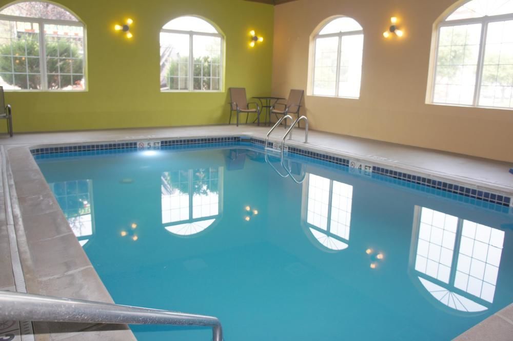 La Quinta Inn & Suites by Wyndham Castle Rock - photo 21