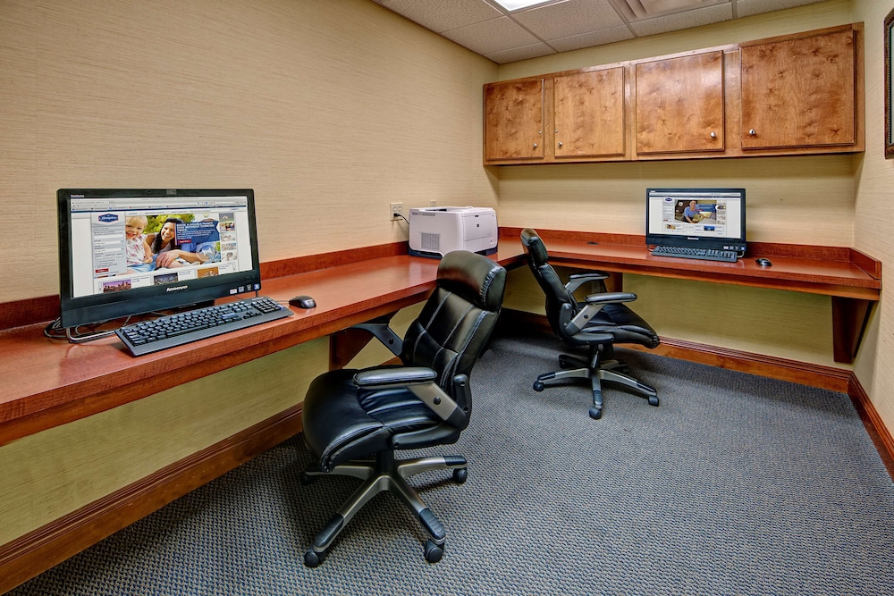 Hampton Inn Quincy - photo 28