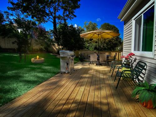 New Stylish Beach Home near Stamford Downtown Cove Beach 40 min to NYC — 4-Star Luxury Hotel in Stamford, United States