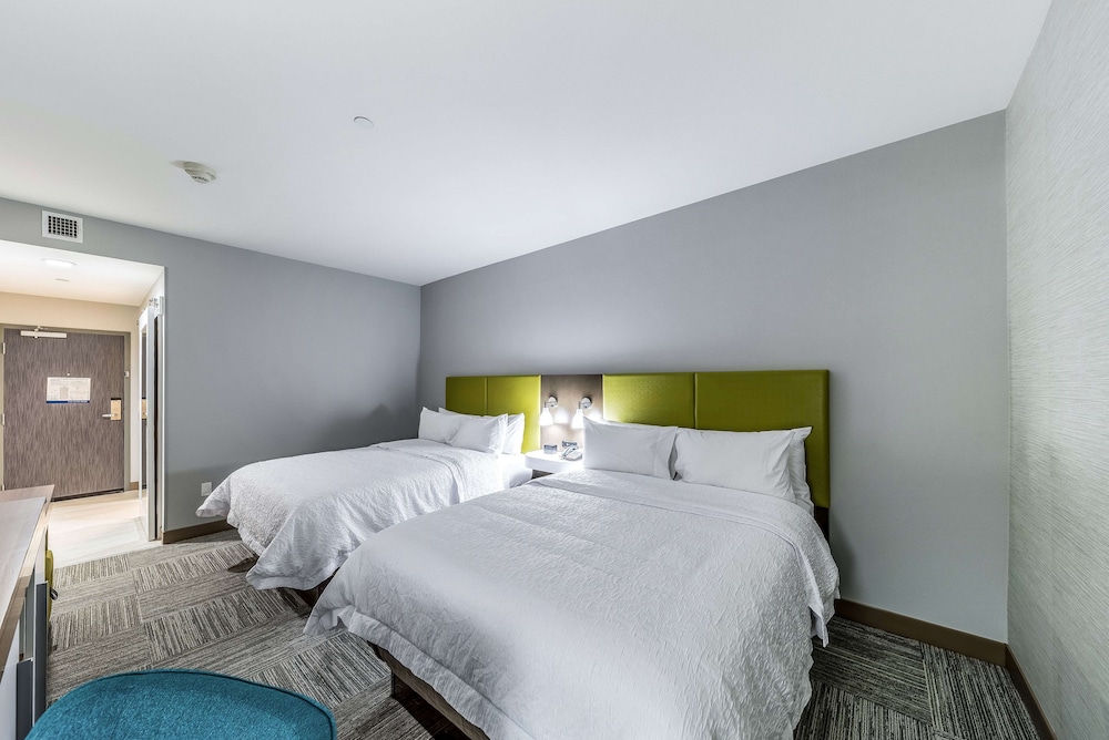 Hampton Inn & Suites Pryor - photo 11