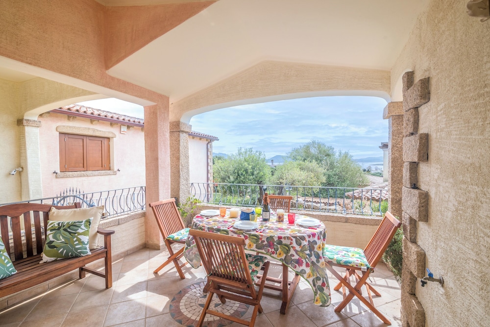 Villa del Golfo — 4-Star Luxury Hotel in Olbia, Italy