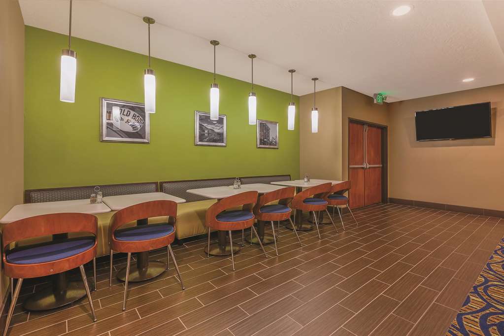 La Quinta Inn & Suites by Wyndham Boise Airport - photo 37