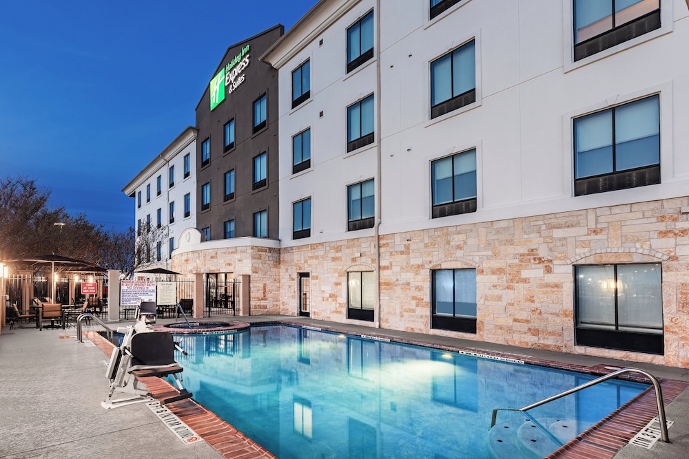 Holiday Inn Express & Suites Del Rio by IHG - photo 42