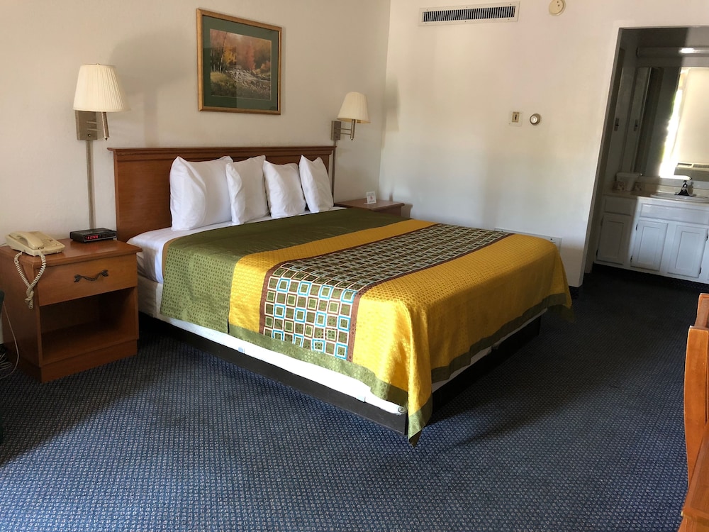 AmeriStay Portsmouth - photo 7