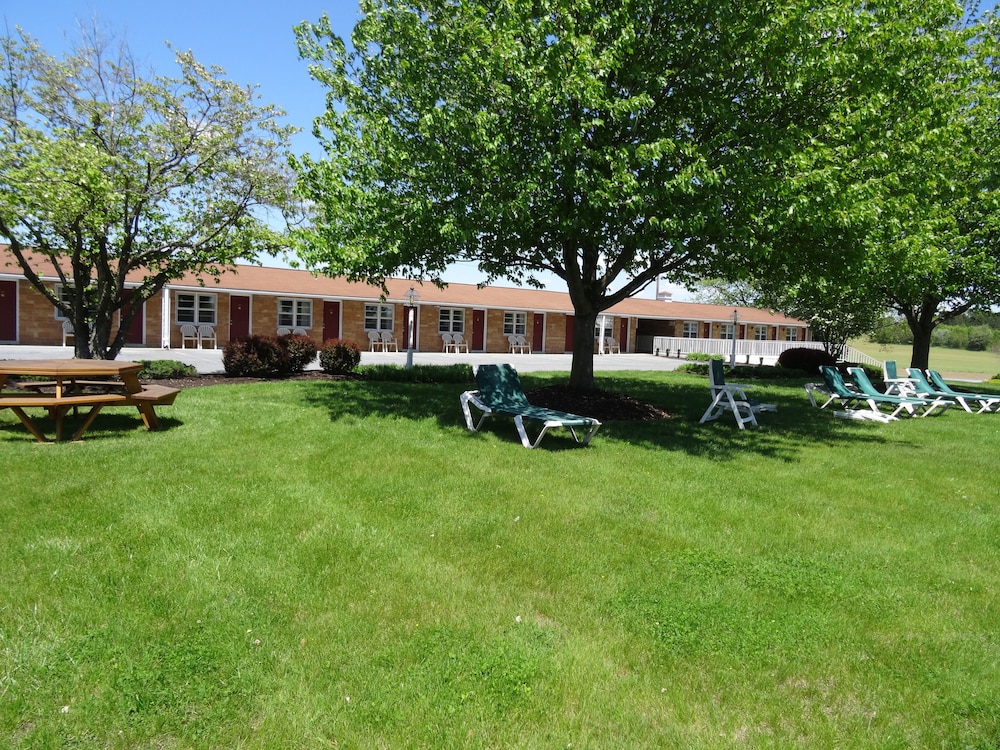 Amish Country Motel - photo 30