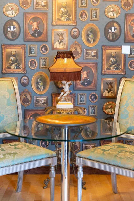 Quirky 1 Bedroom Apartment Next to Holyrood Palace — 4-Star Luxury Hotel in Edinburgh, United Kingdom