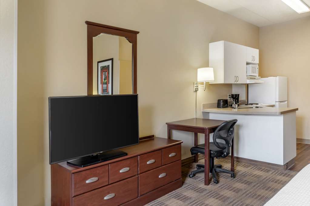 MainStay Suites Chicago Hillside - photo 2