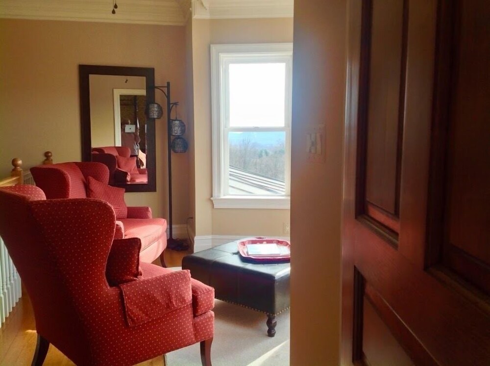 Skyline Vineyard Inn - photo 30