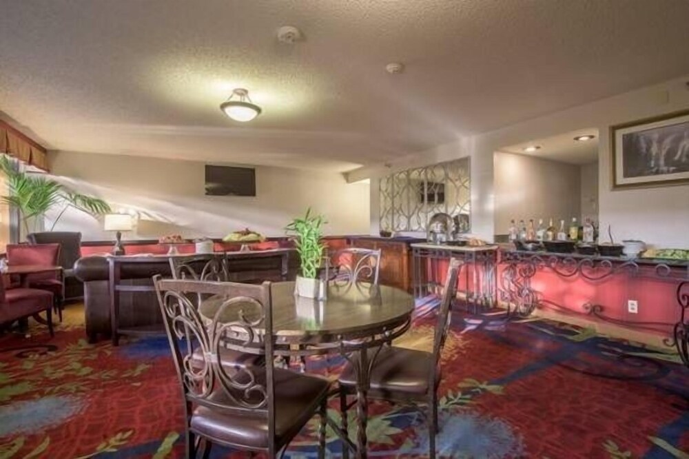 Hotel Elegante Conference & Event Center Colorado Springs - photo 10