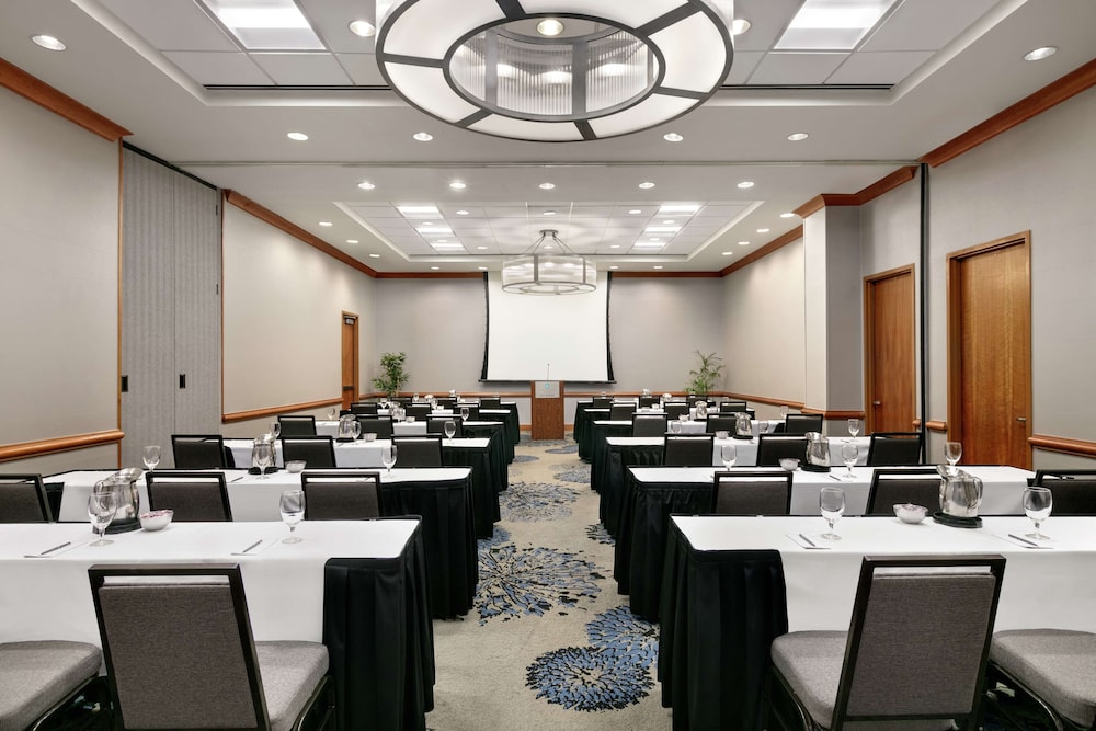 Embassy Suites by Hilton Atlanta at Centennial Olympic Park - photo 64