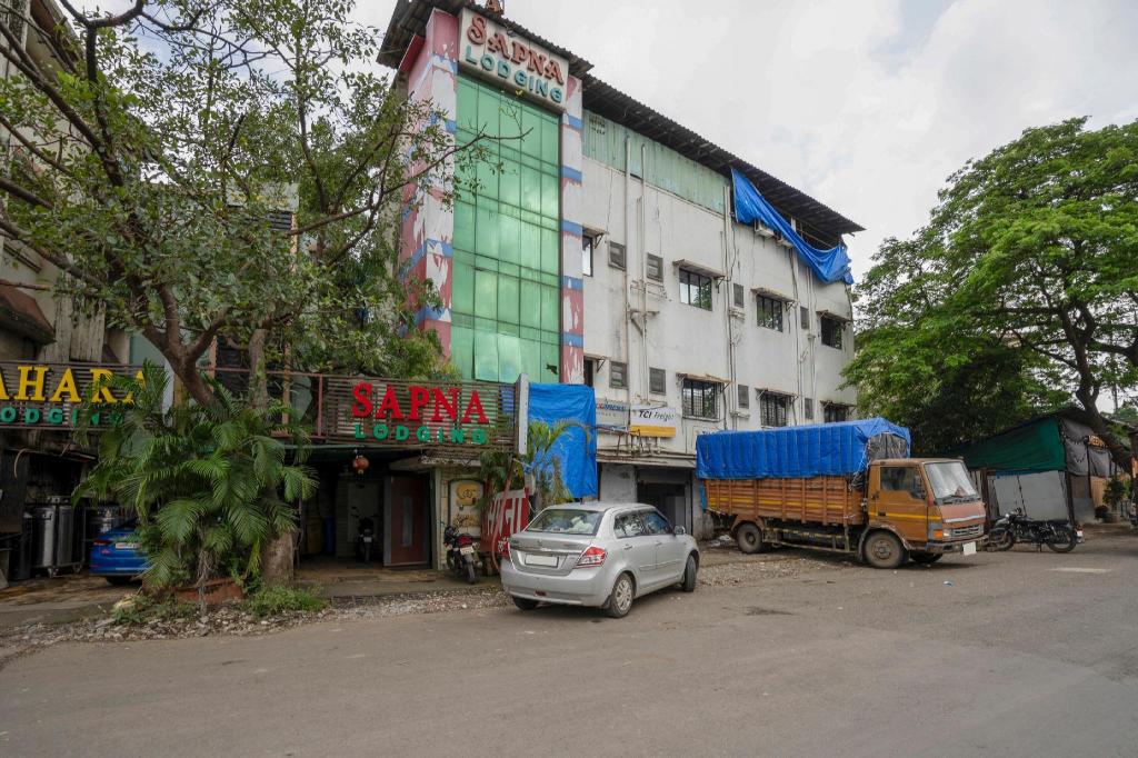 Capital O74962 Hotel Sapna