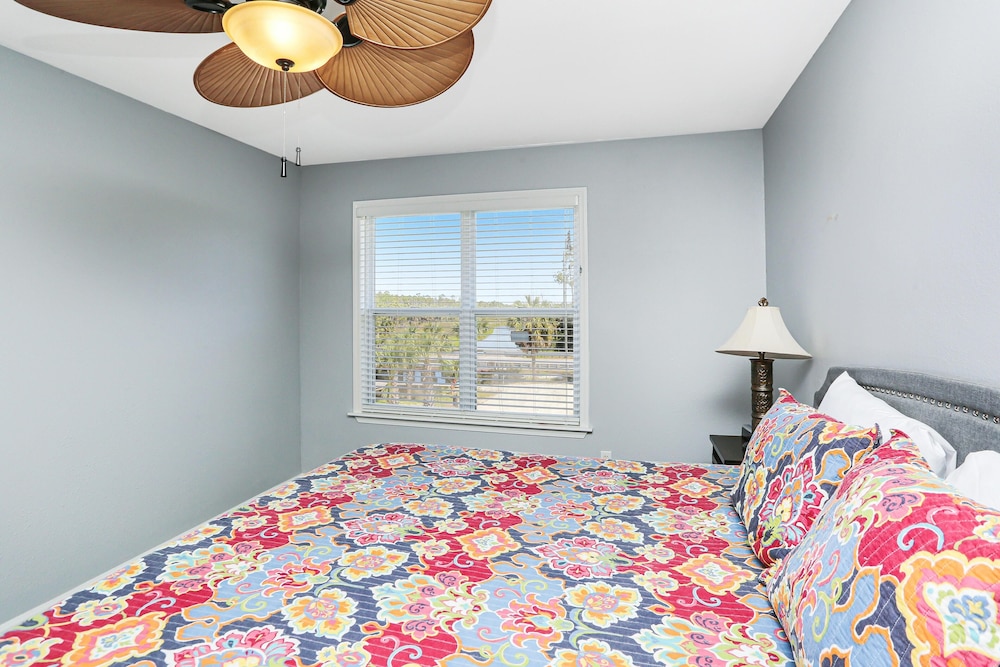 Flamingo Roost by Pristine Properties Vacation Rentals — 4-Star Luxury Hotel in Port Saint Joe, United States
