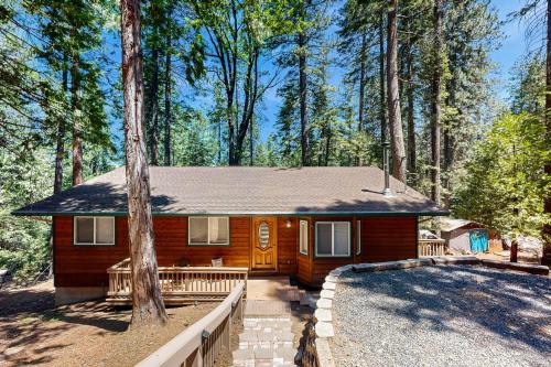 Fire Pit Near Lake Evergreen Escape in Arnold — 4-Star Luxury Hotel in Arnold, United States