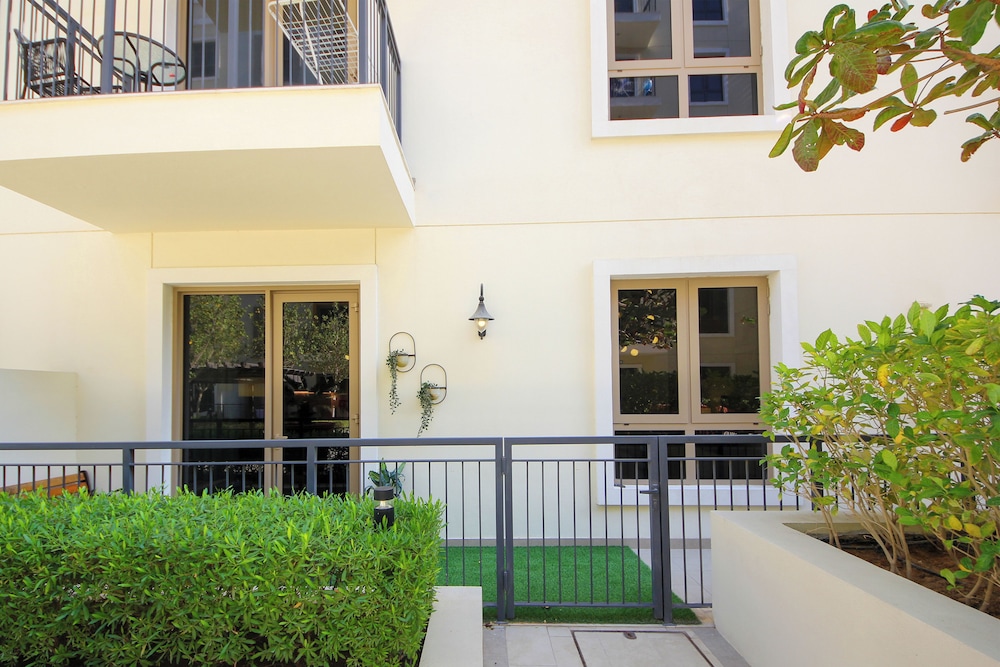 1BR with Beach Access La cote La mer in Unknown City, United Arab Emirates