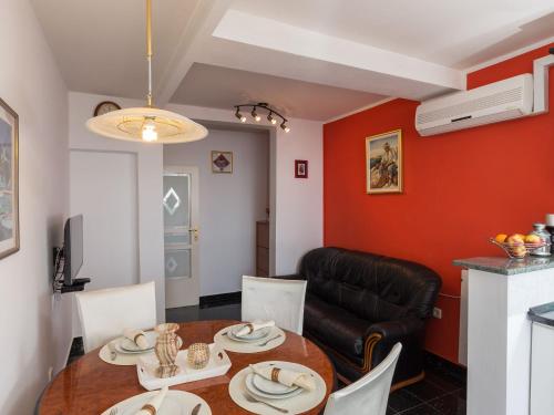 Apartment Merivo Apartment with Sea View