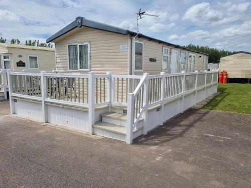8 Berth Deluxe Caravan Pg31 in Chapel Saint Leonards, United Kingdom