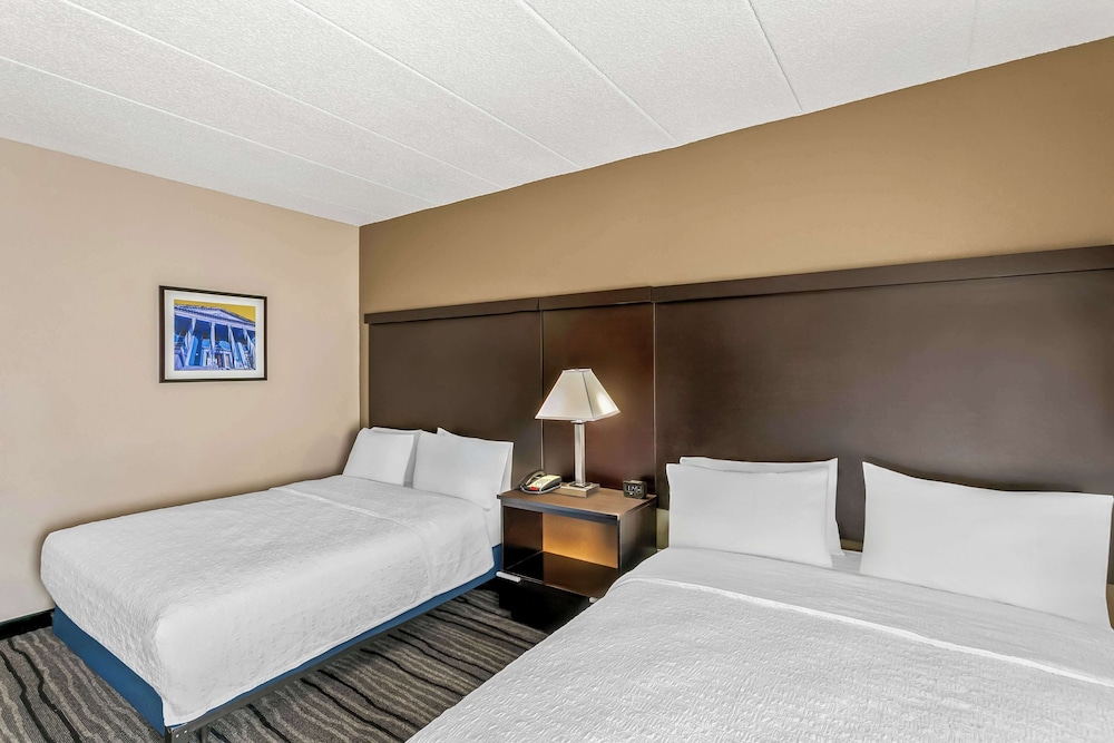 Hampton Inn Bowie - photo 12