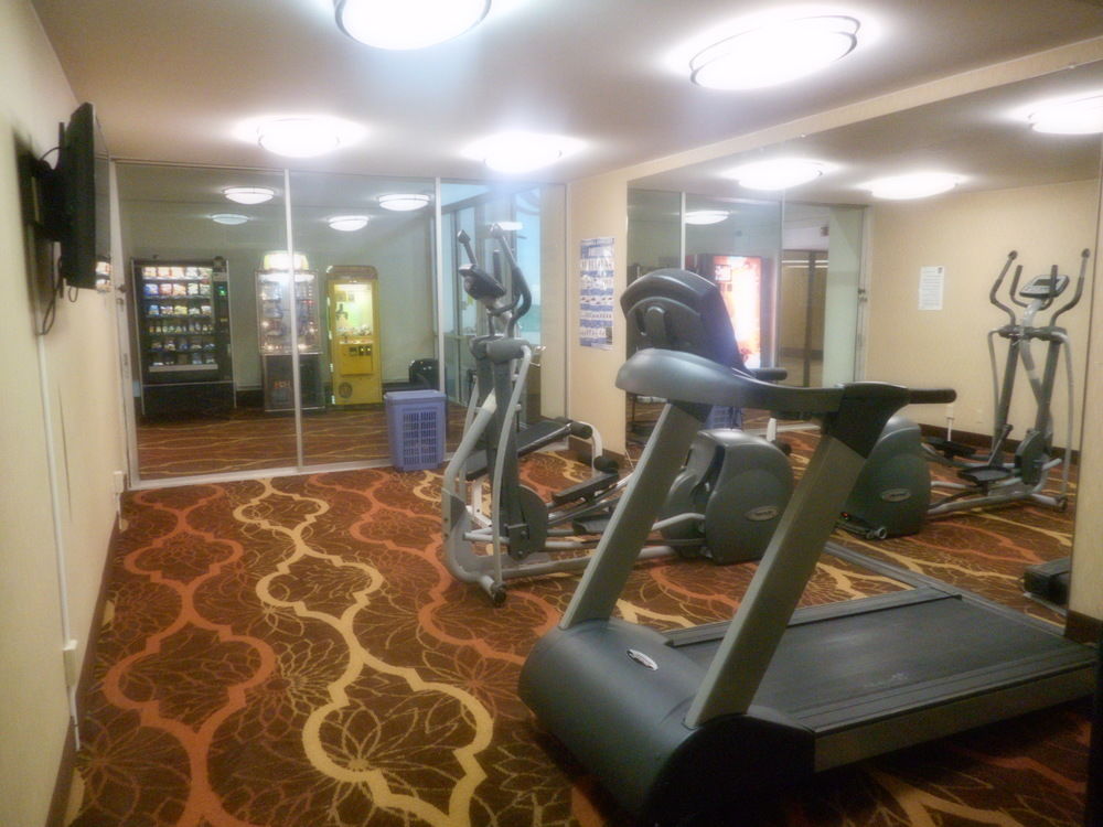 Clarion Inn & Suites By Hampton Convention Center - photo 21