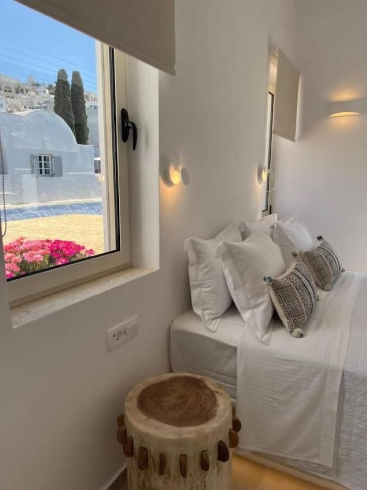 DeltaMi Santorini — Pyrgos — photo 4