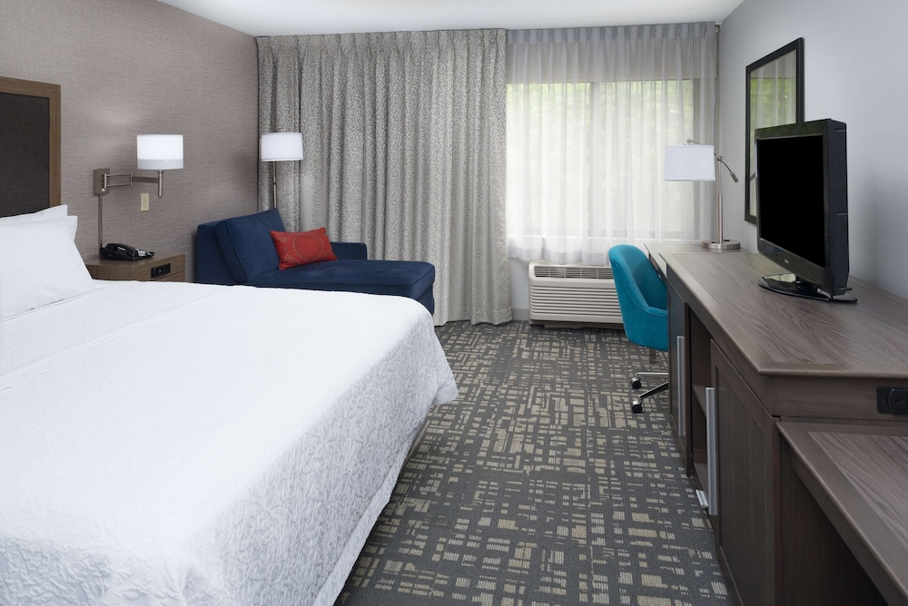Hampton Inn North Sioux City - photo 11