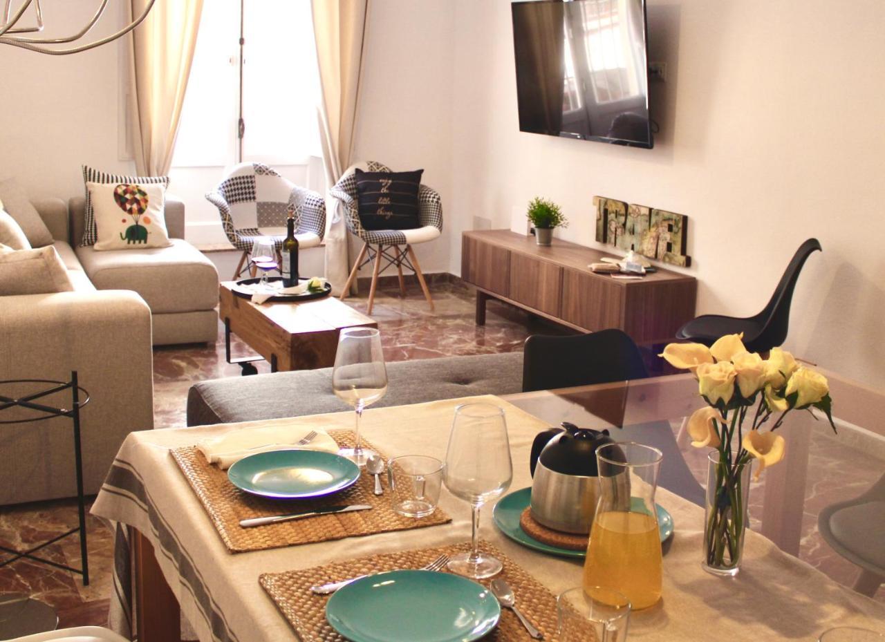 GATU PREMIUM Villa Aramburu Preferente mayores de 21 años y familias — 4-Star Luxury Hotel in El Puerto De Santa Maria, Spain