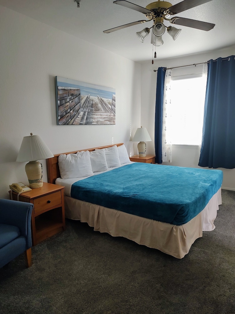 Pacific Plaza Hotel - photo 22
