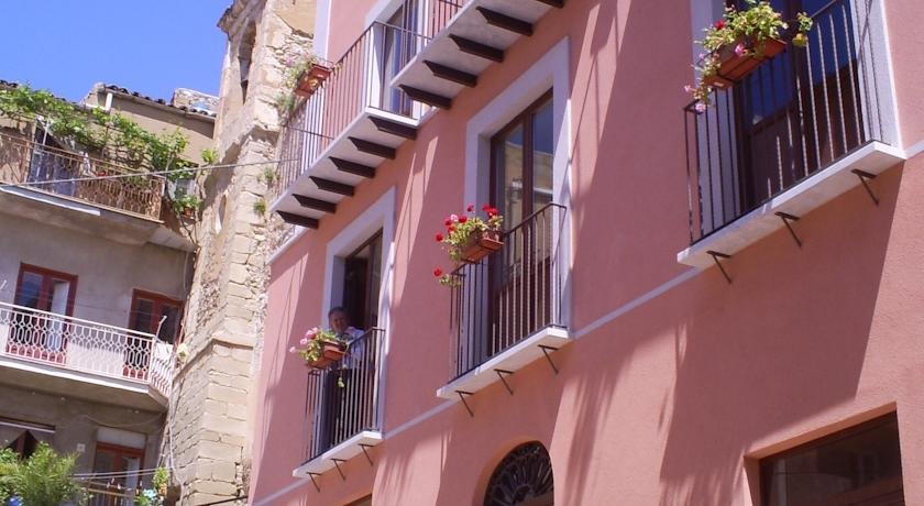 Casale Vacanze — 4-Star Luxury Hotel in Siculiana, Italy