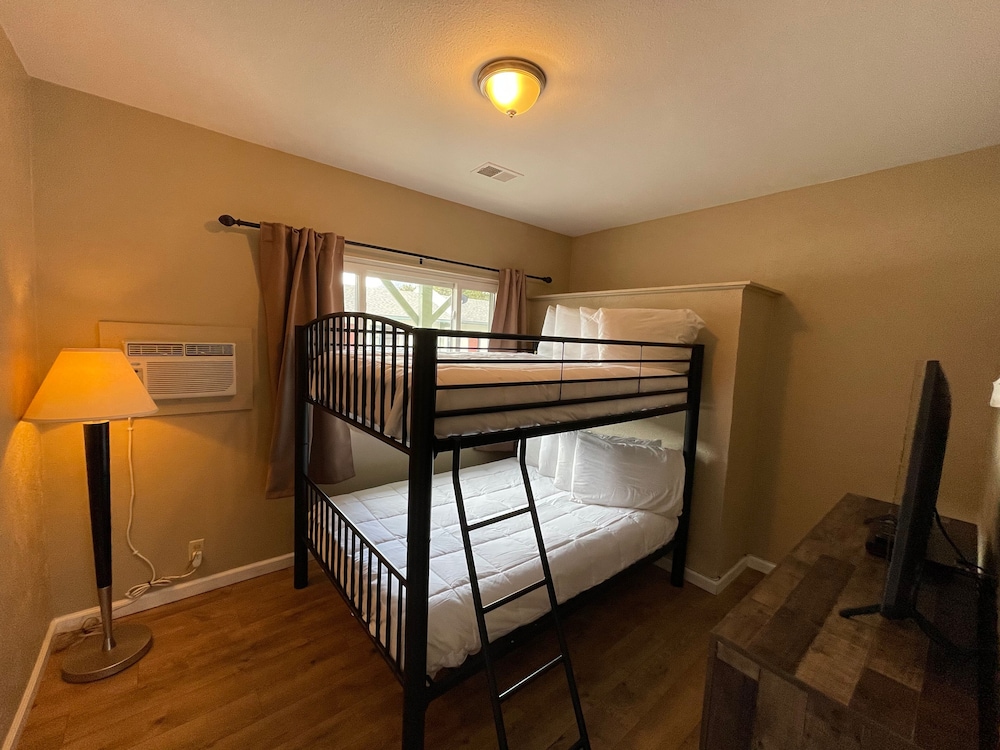 Estes Mountain Inn - photo 17
