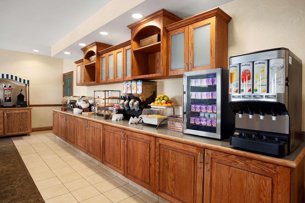 Country Inn & Suites by Radisson Ithaca NY - photo 38