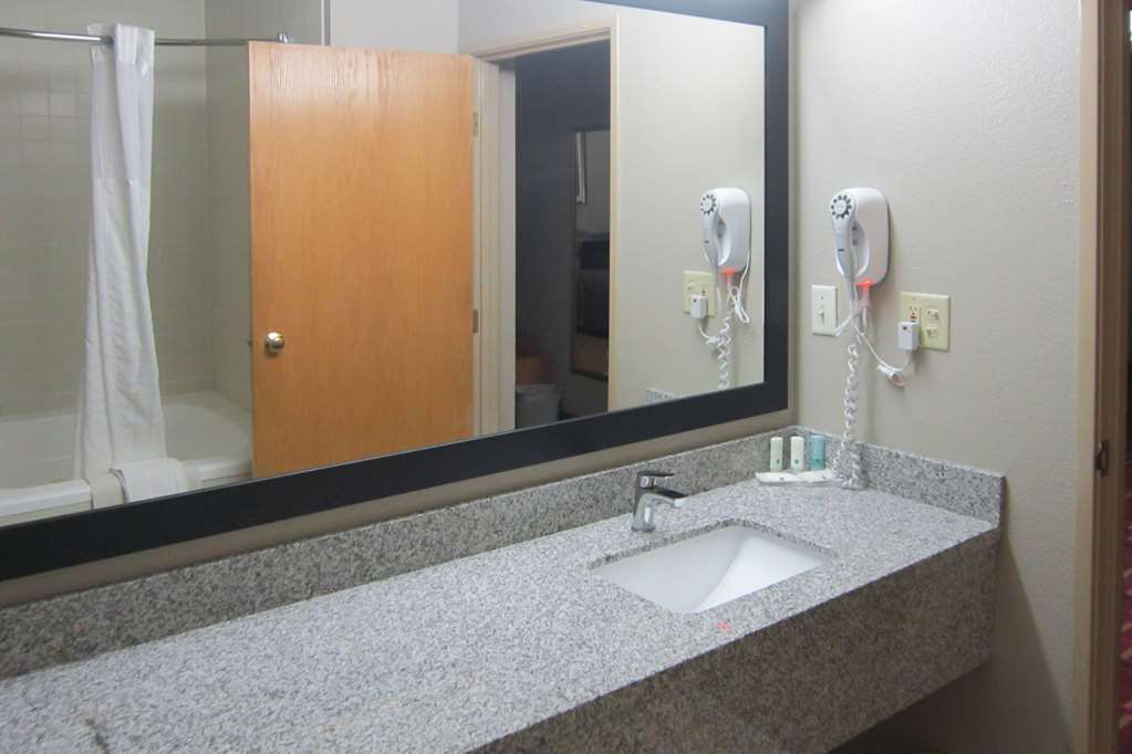 Quality Inn Nashville Bloomington - photo 29