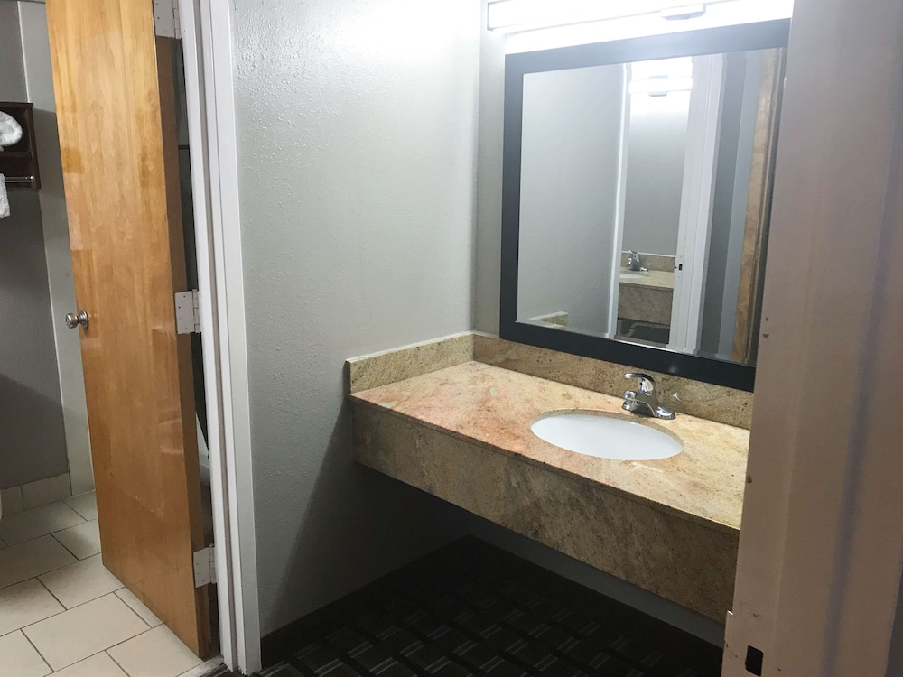 Studio 6 Suites Tupelo MS North - photo 13