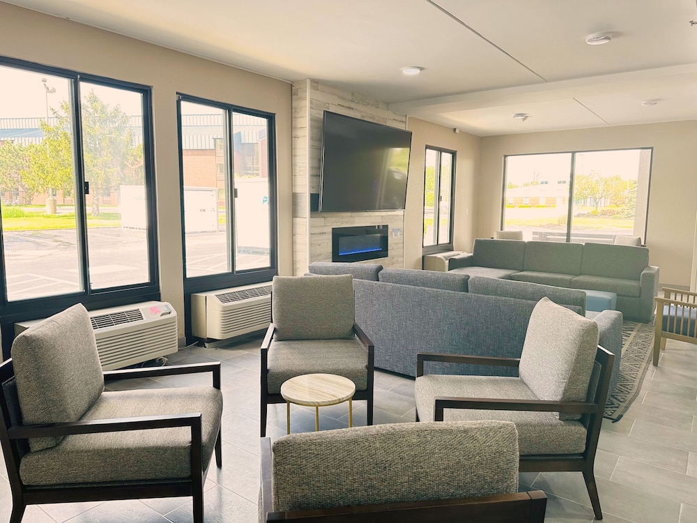 Country Inn & Suites by Radisson Canton near Hall - photo 4
