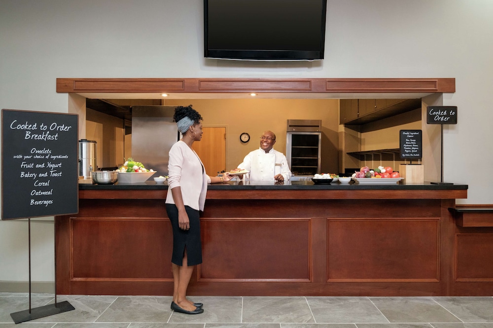 Embassy Suites by Hilton Brunswick - photo 28