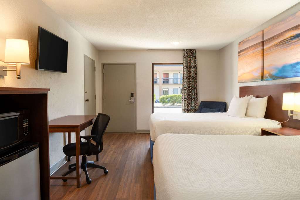 Days Inn by Wyndham Dillon - photo 21