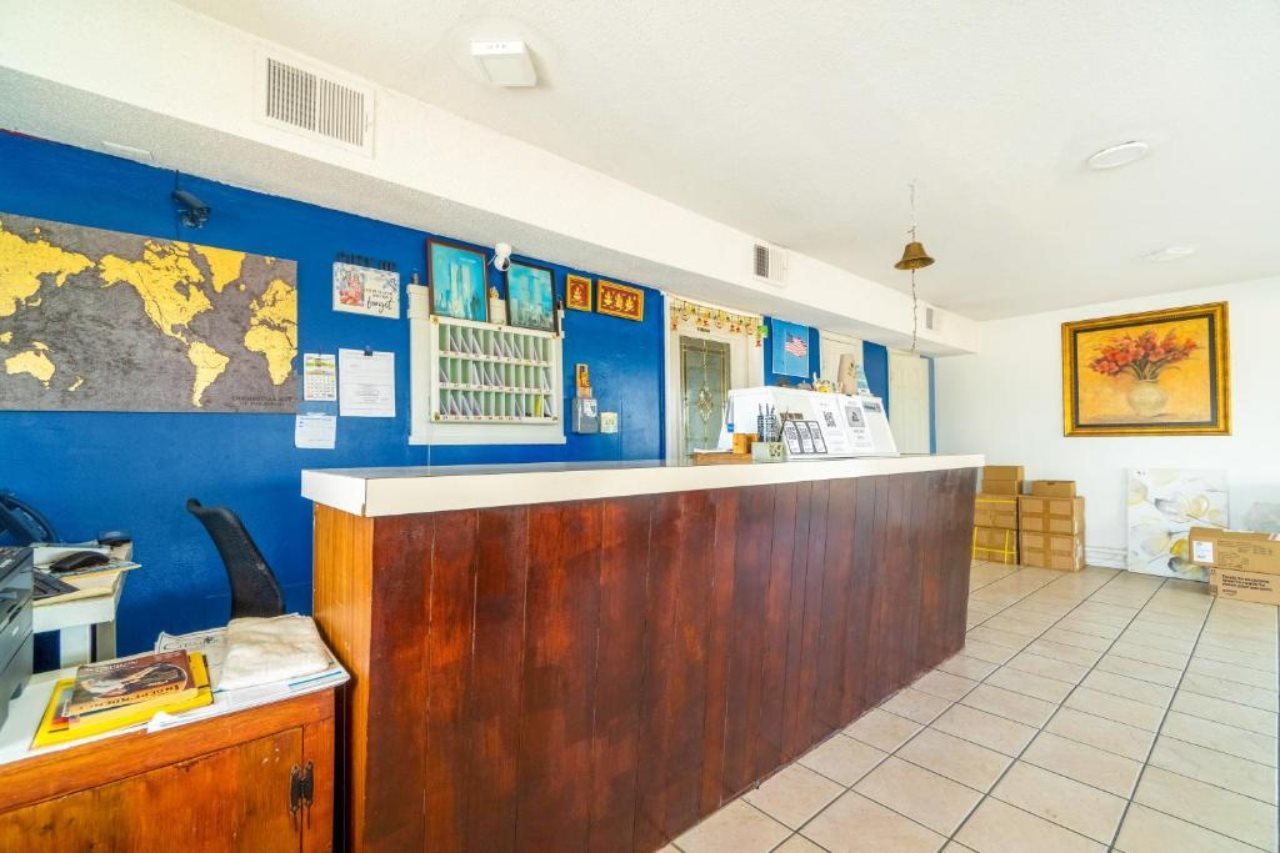Lamplighter Inn By OYO Independence - photo 11