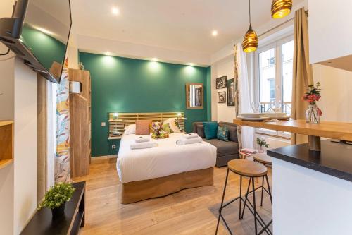 Lovely Studio Center of Paris — 4-Star Luxury Hotel in Paris, France