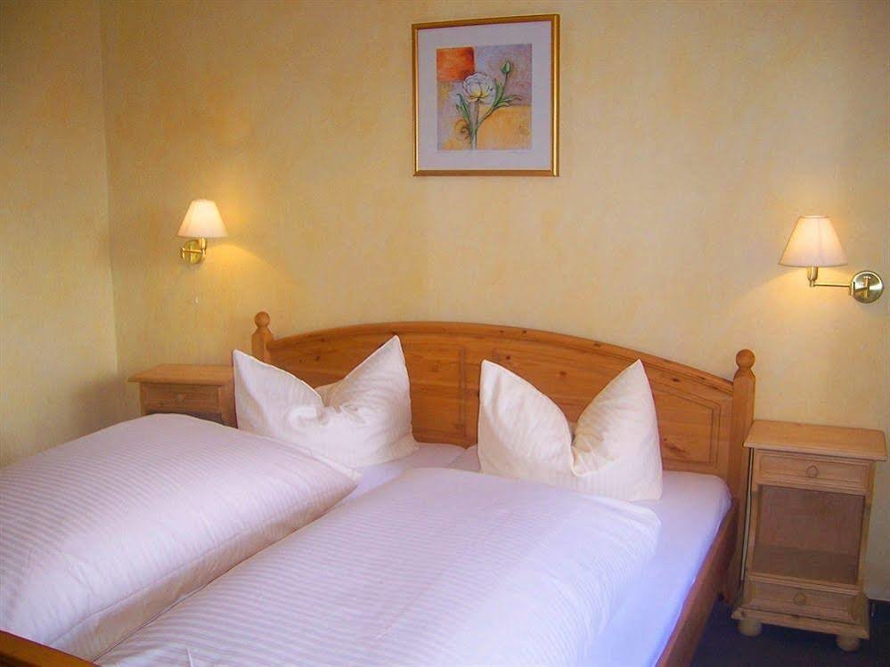 Landhotel Lindenhof — hotel in Vohenstrauss