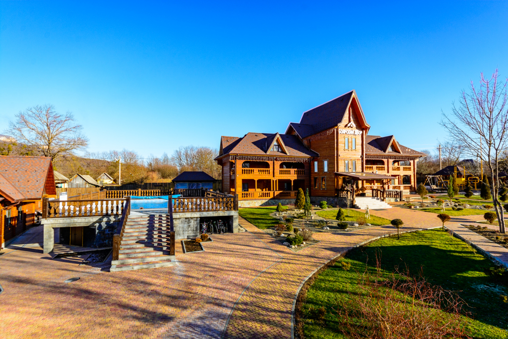 Boyarskij Dvor Mini hotel — hotel in Kamennomostskiy