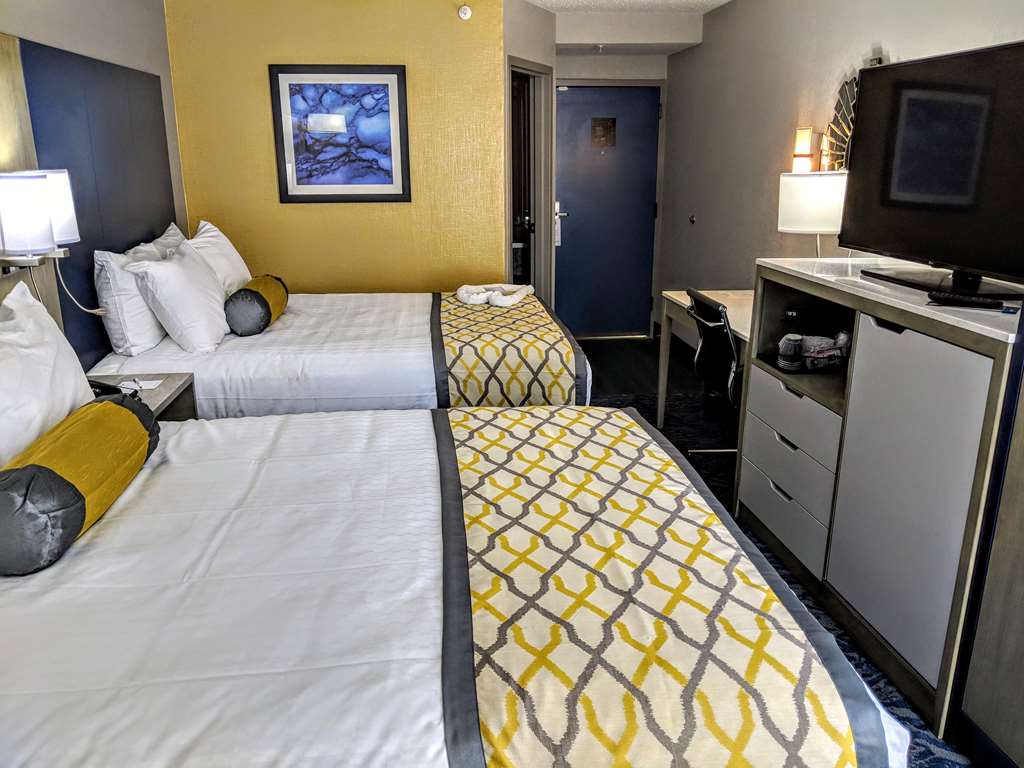 Best Western Plus Bloomington East Hotel - photo 7