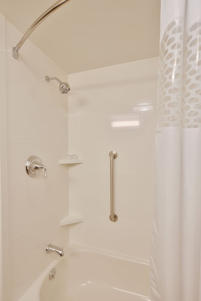 Hampton Inn & Suites Chippewa Falls - photo 8