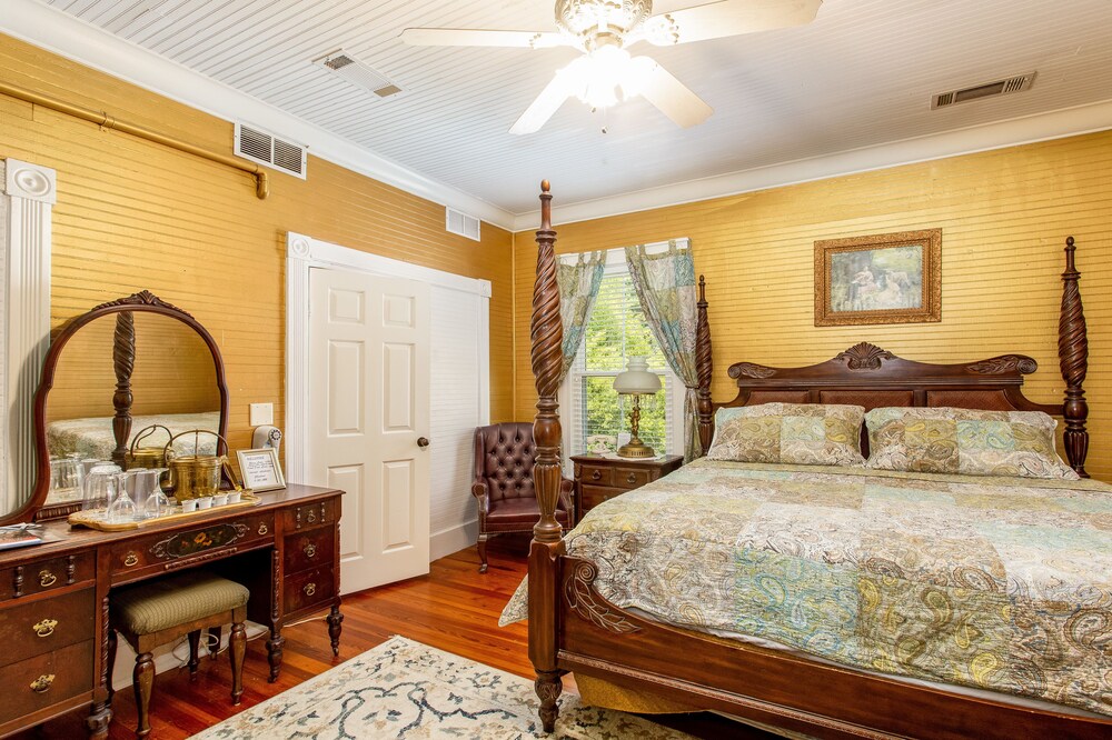 Lake Allatoona Inn - photo 13