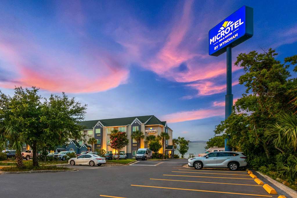 Microtel Inn & Suites by Wyndham Panama City - photo 4